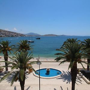 Hotel Ari